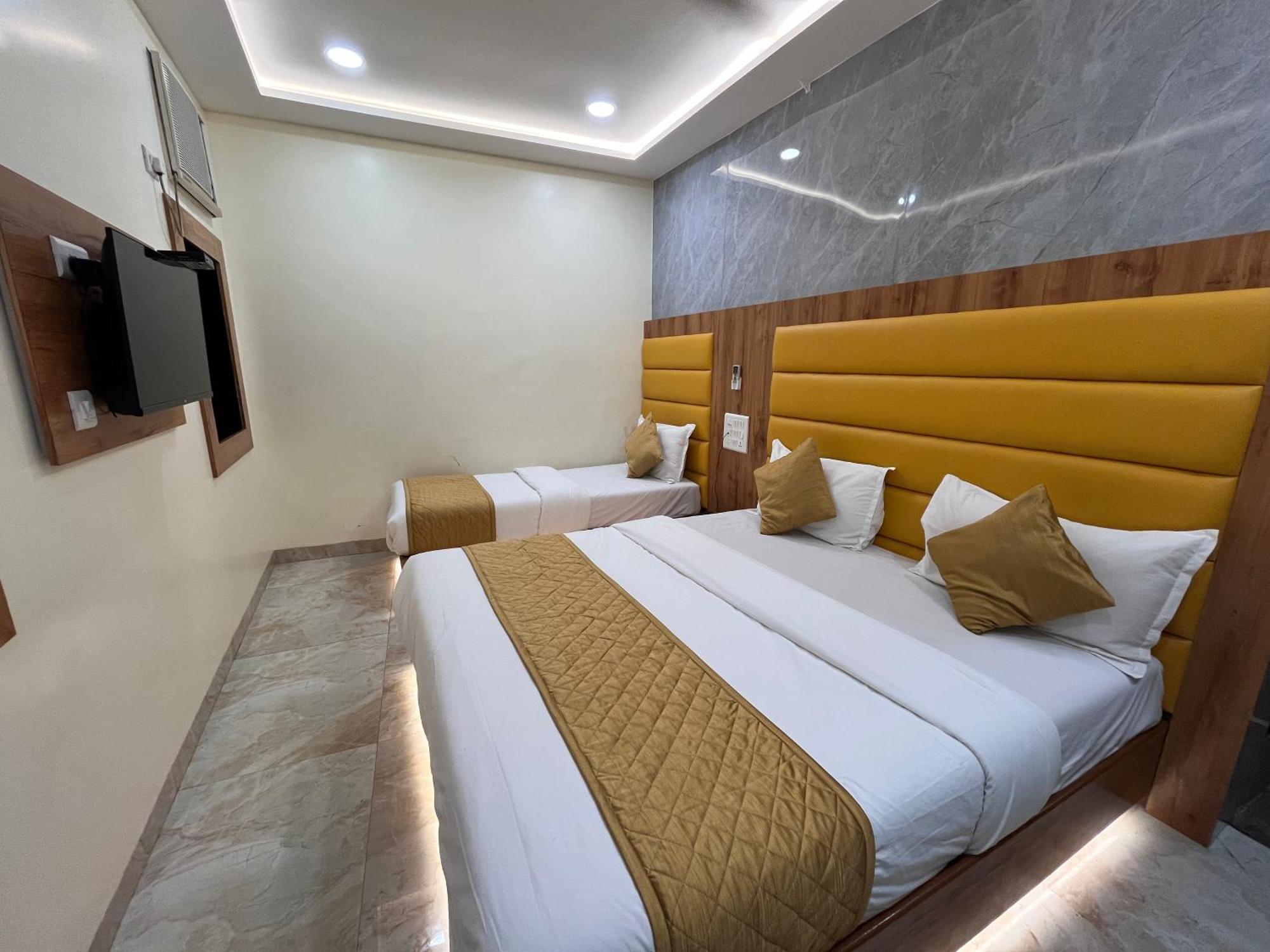 Hotel National - Grant Road Bombay Eksteriør billede
