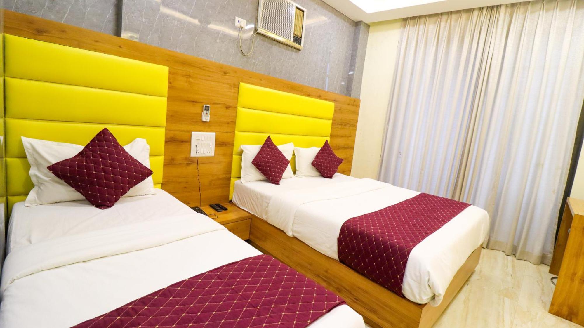 Hotel National - Grant Road Bombay Eksteriør billede