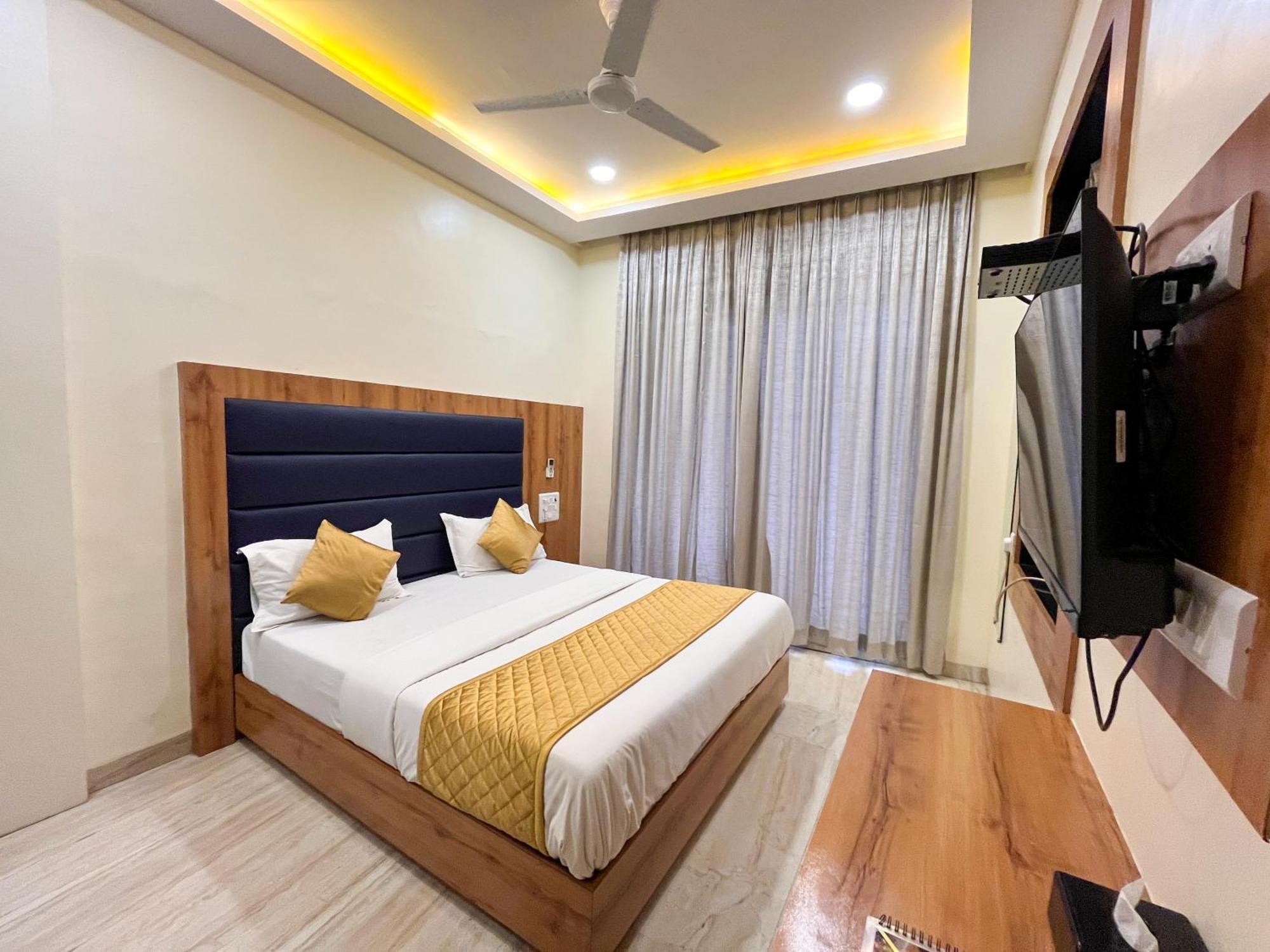 Hotel National - Grant Road Bombay Eksteriør billede