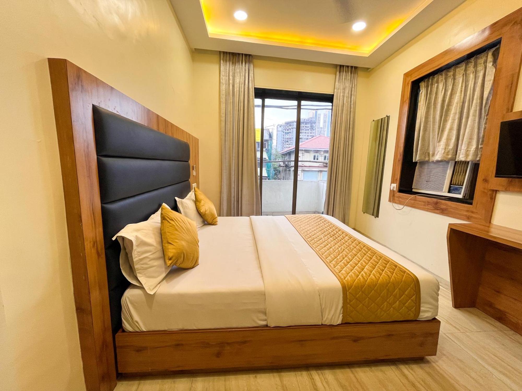 Hotel National - Grant Road Bombay Eksteriør billede