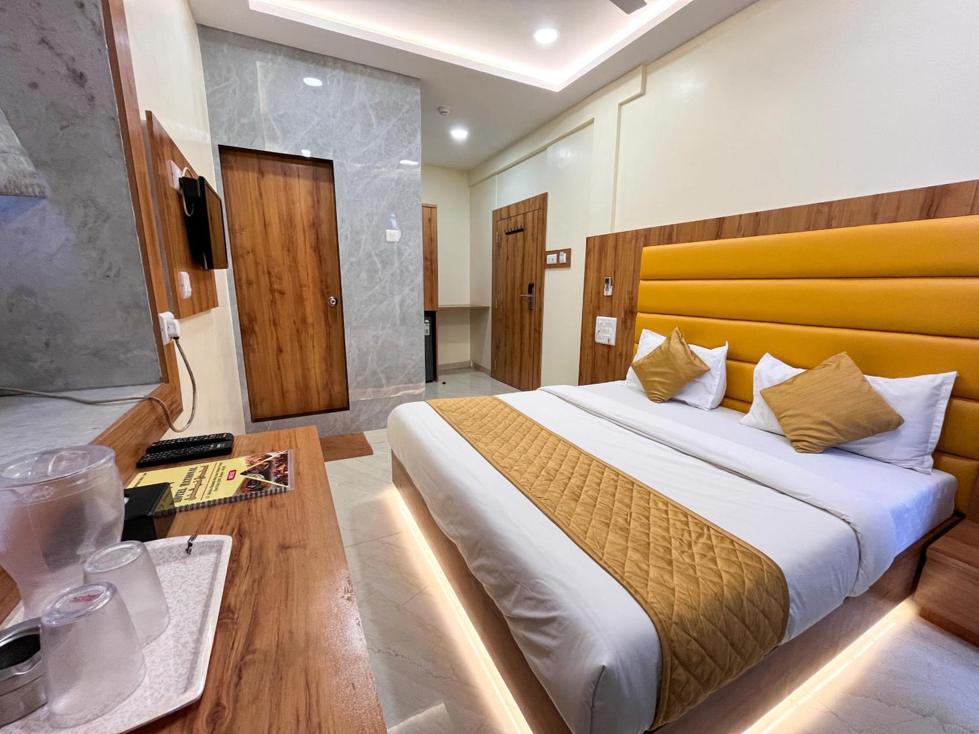 Hotel National - Grant Road Bombay Eksteriør billede